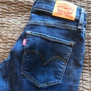 315 Levi’s Bootcut Jeans